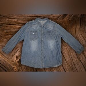 Arula Denim-Style Pearl Snap Blouse Sz L